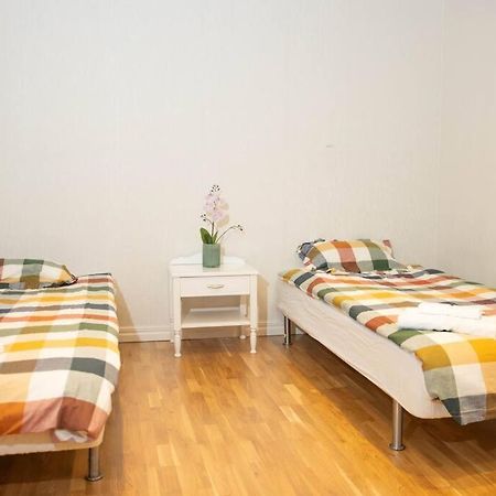 Historical Malt Factory Apartment, 6 Bedrooms, Sleeps 12 , Hot Tub 헬싱보리 외부 사진
