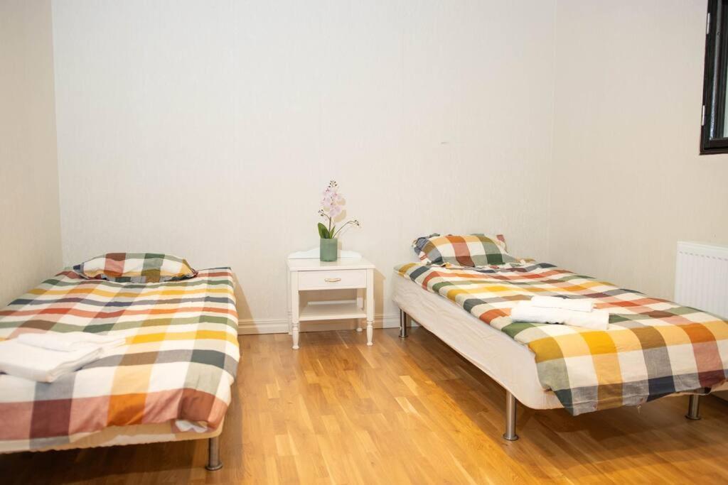 Historical Malt Factory Apartment, 6 Bedrooms, Sleeps 12 , Hot Tub 헬싱보리 외부 사진