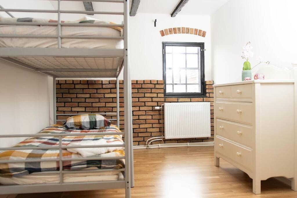 Historical Malt Factory Apartment, 6 Bedrooms, Sleeps 12 , Hot Tub 헬싱보리 외부 사진